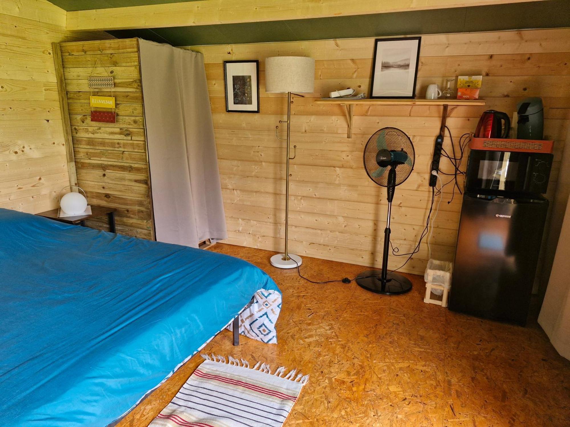 La Cabane Des Lucioles Saint-Julien-Boutieres Δωμάτιο φωτογραφία